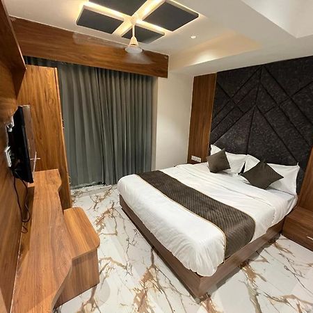 Hotel Palak Villa Ahmedabad Buitenkant foto
