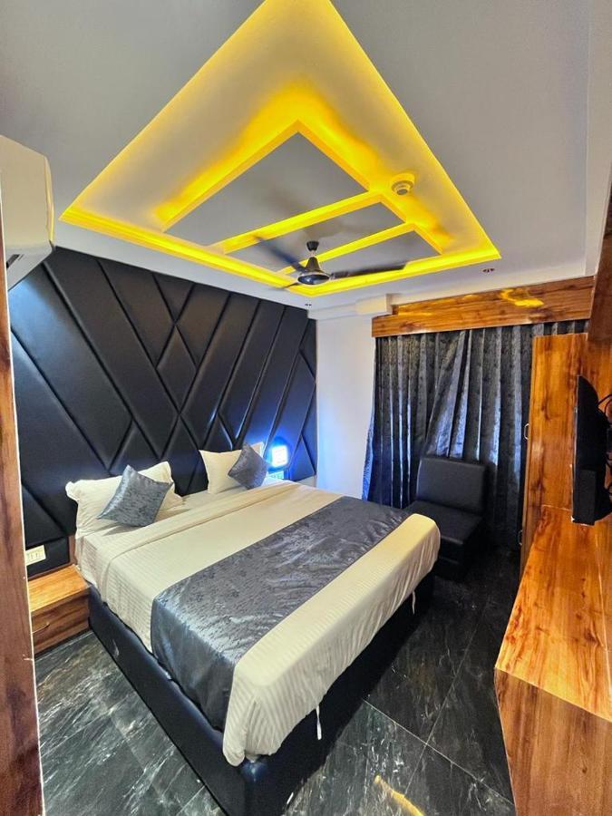 Hotel Palak Villa Ahmedabad Buitenkant foto