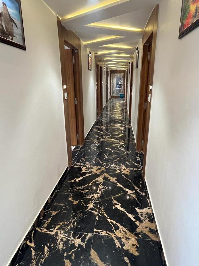 Hotel Palak Villa Ahmedabad Buitenkant foto