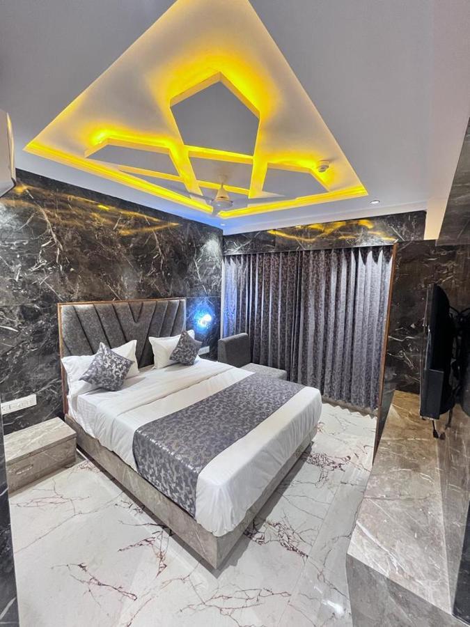 Hotel Palak Villa Ahmedabad Buitenkant foto
