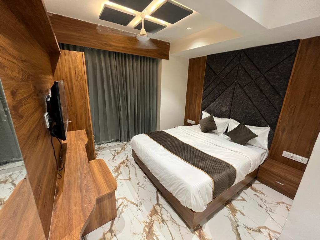 Hotel Palak Villa Ahmedabad Buitenkant foto